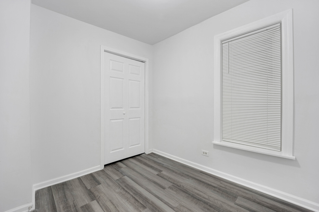 2152 W 21st Street - Photo 13