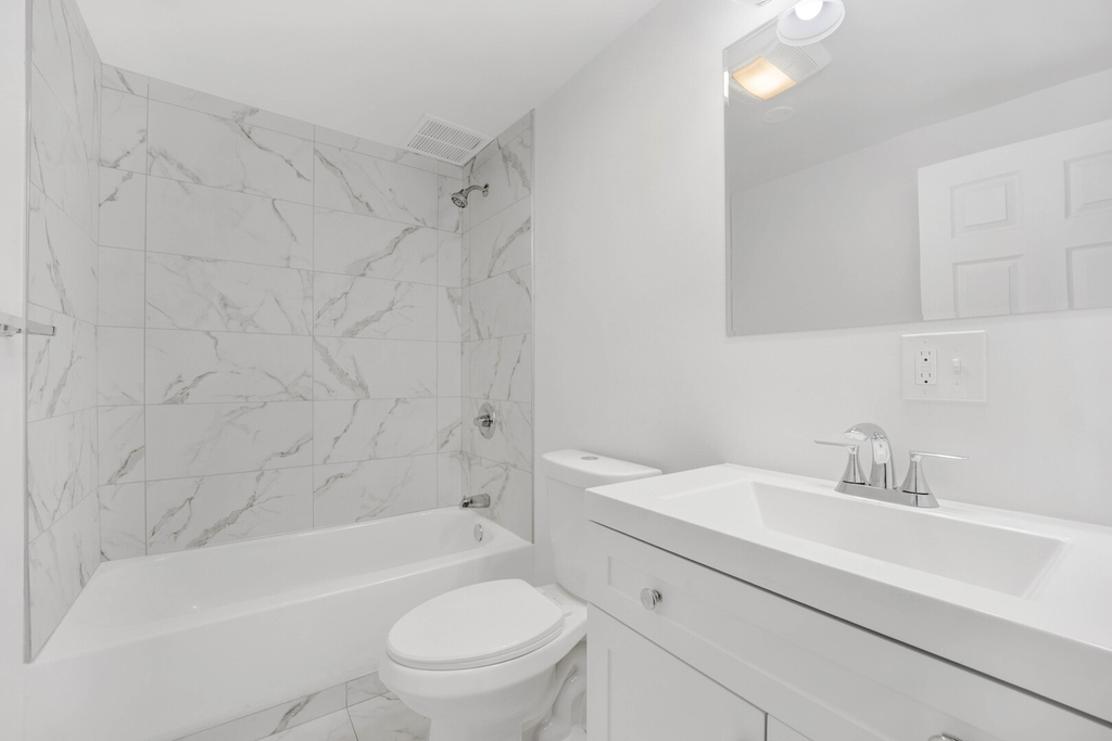2152 W 21st Street - Photo 16