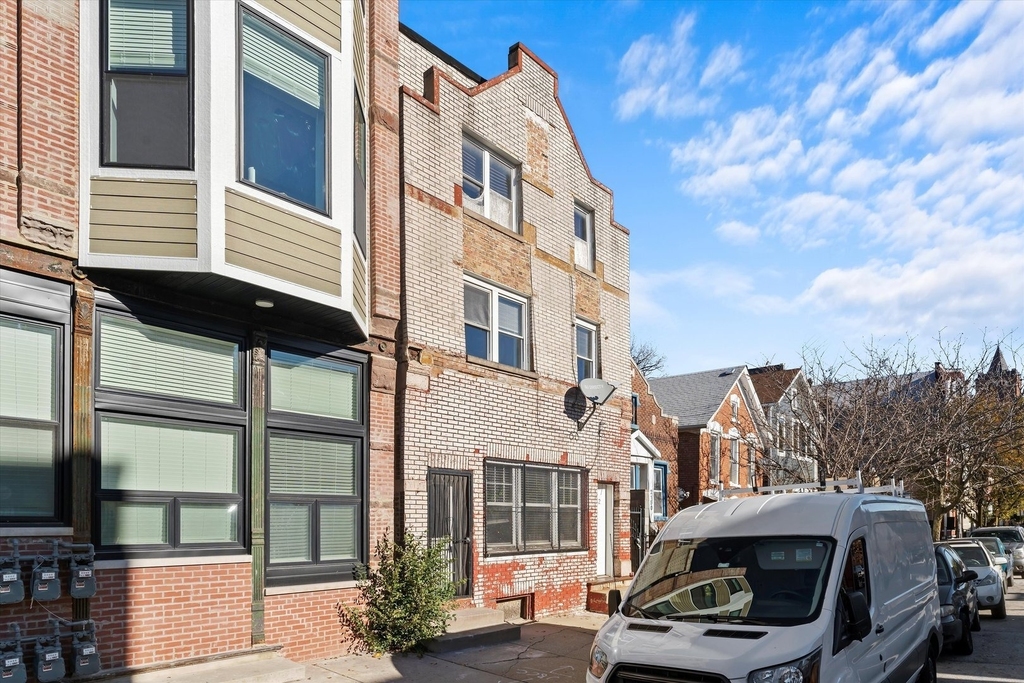 2152 W 21st Street - Photo 0