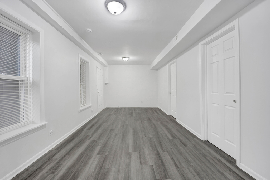 2152 W 21st Street - Photo 7