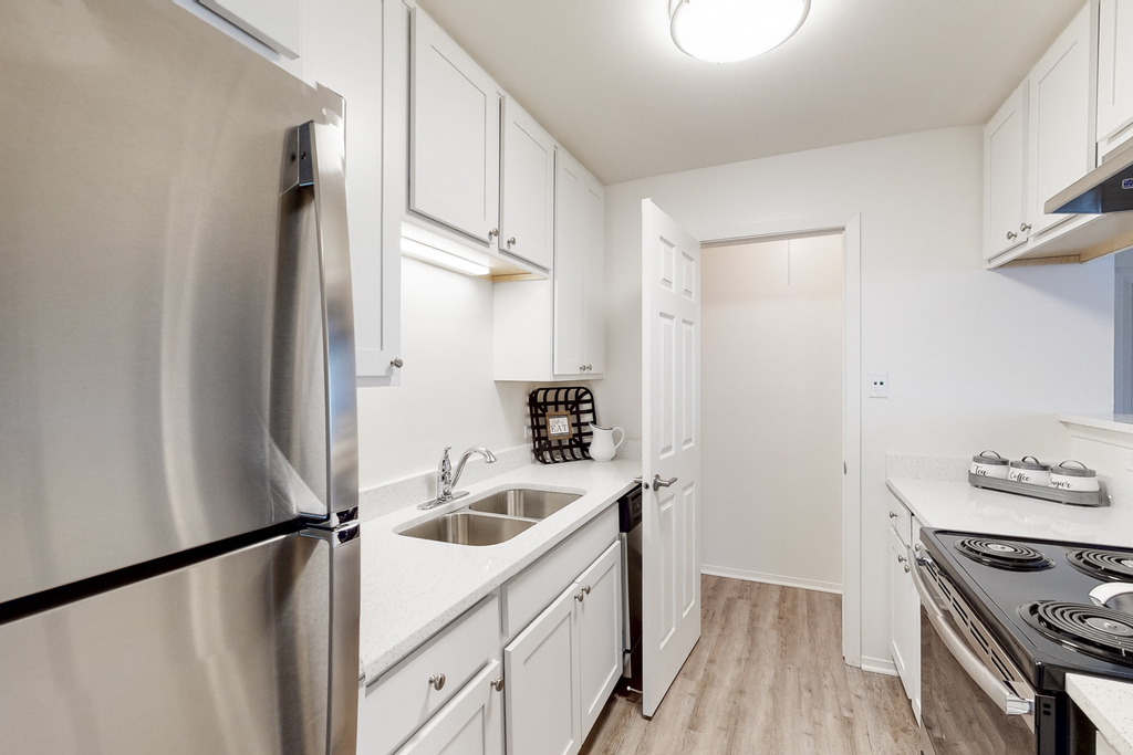 1114 Johnson Drive - Photo 10