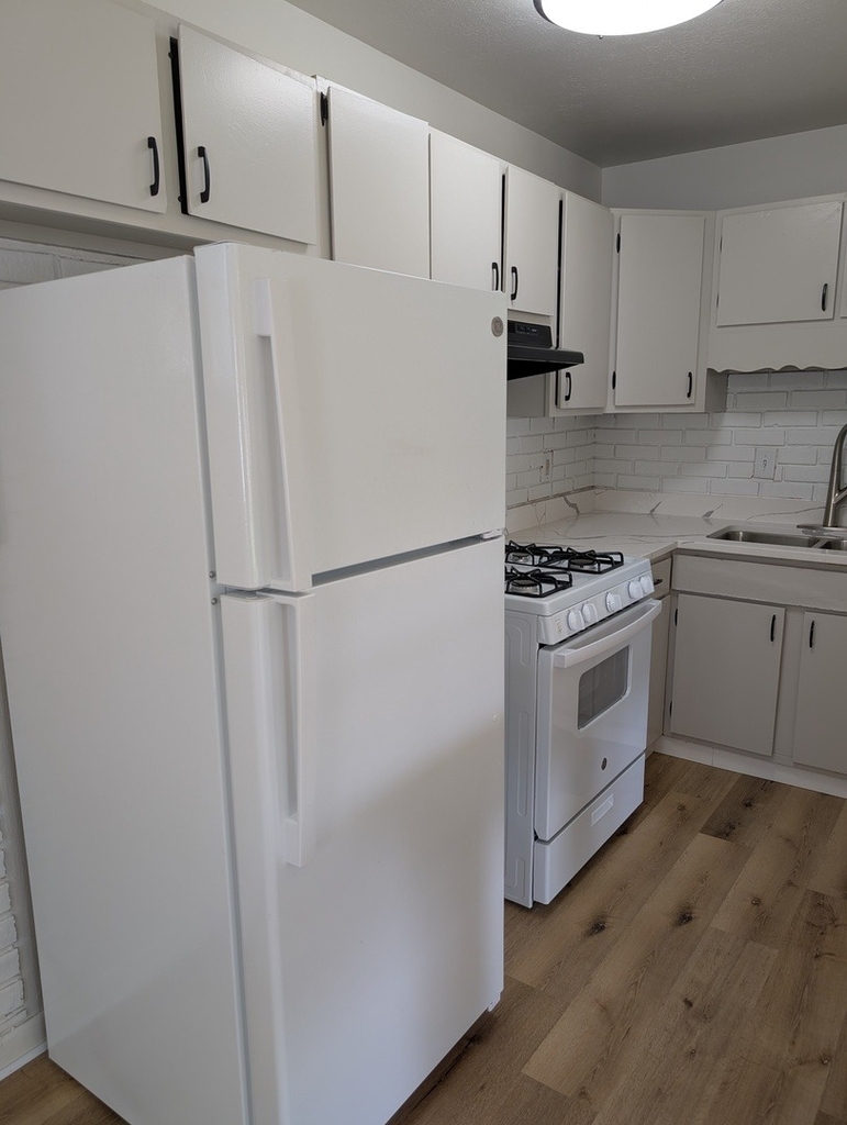 311 Stewart Drive - Photo 5