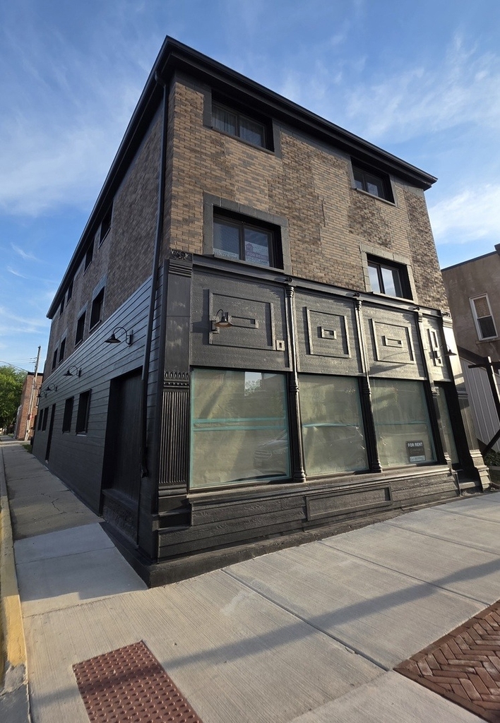 304 W Main Street - Photo 2