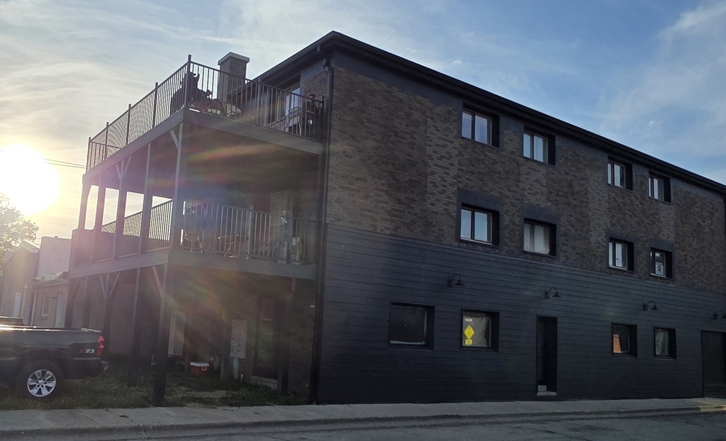 304 W Main Street - Photo 0