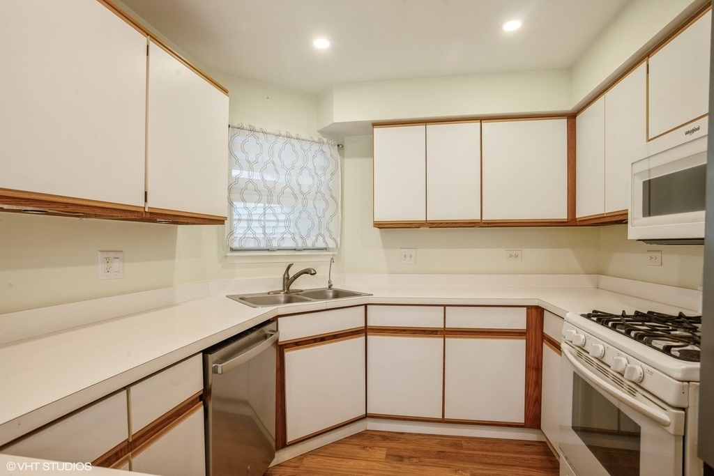 1051 Rockport Drive - Photo 4