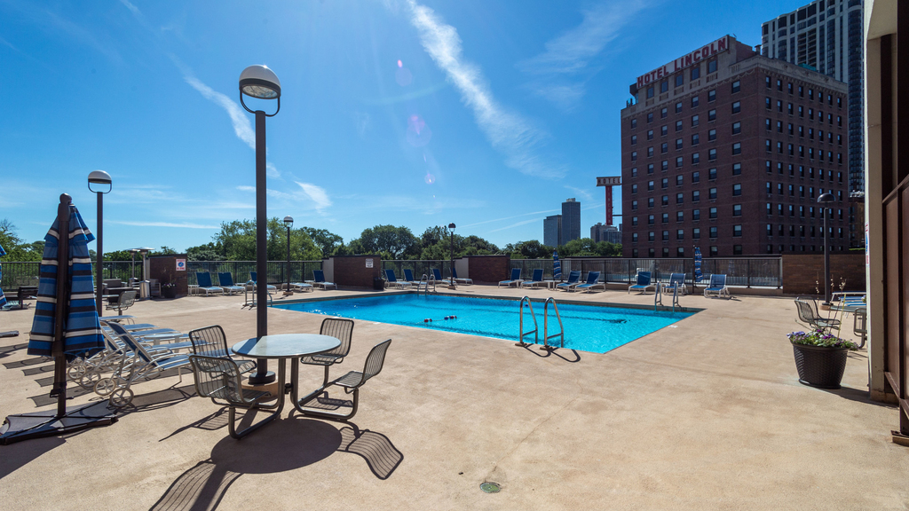 1850 N Clark Street - Photo 2