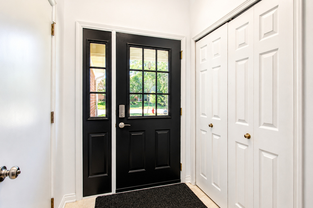 313 Sheffield Drive - Photo 2