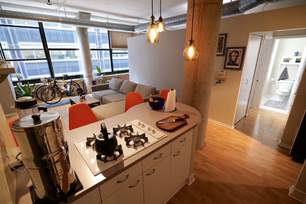 130 S Canal Street - Photo 2