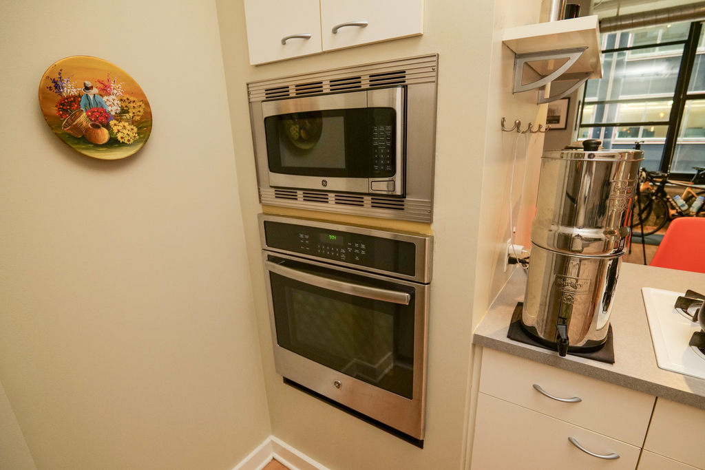 130 S Canal Street - Photo 6