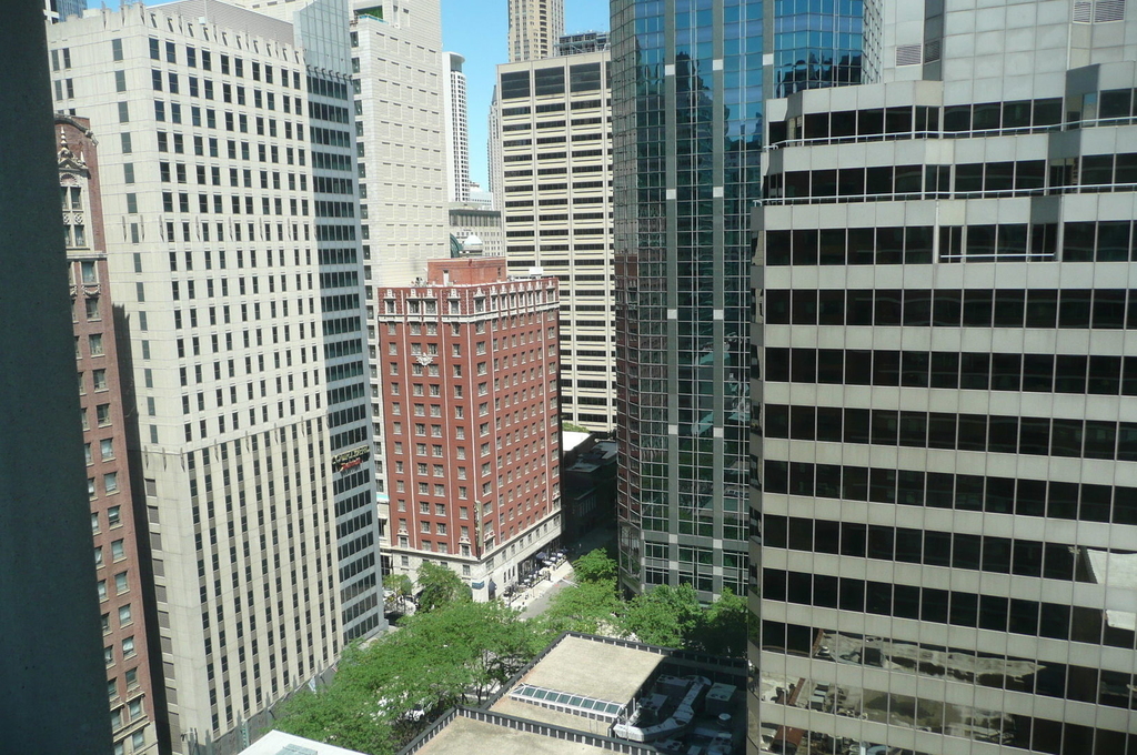 211 E Ohio Street - Photo 3