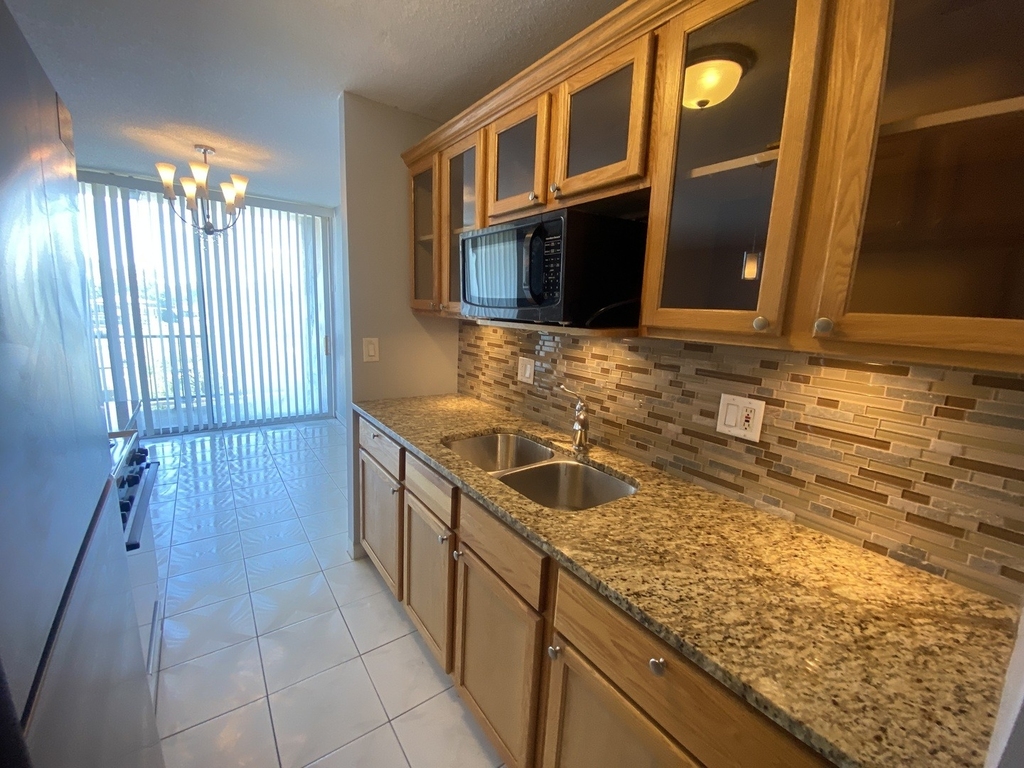 1043 S York Road - Photo 11