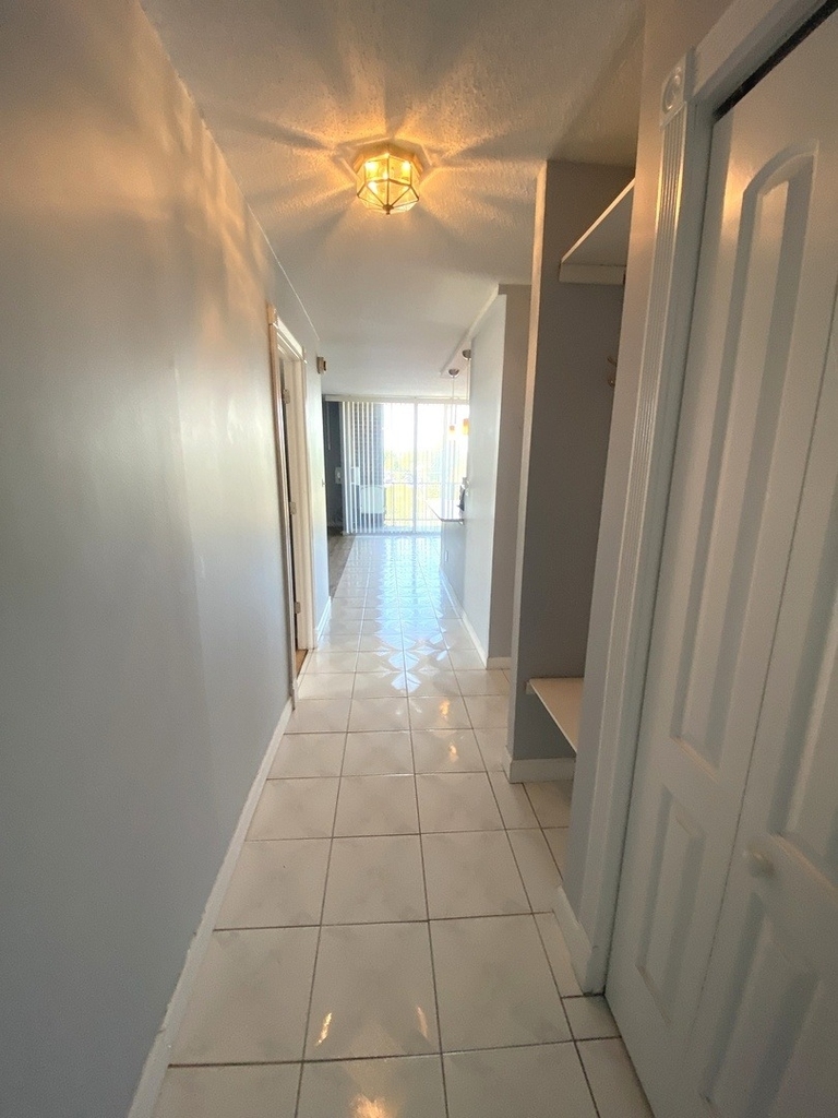 1043 S York Road - Photo 2