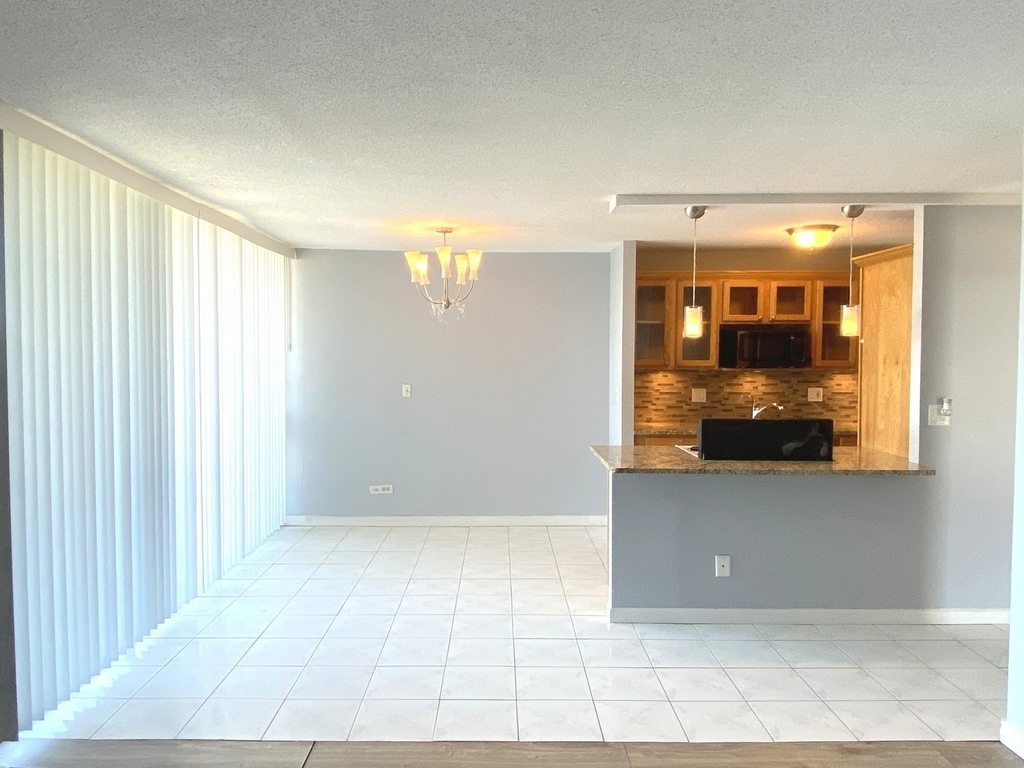 1043 S York Road - Photo 5