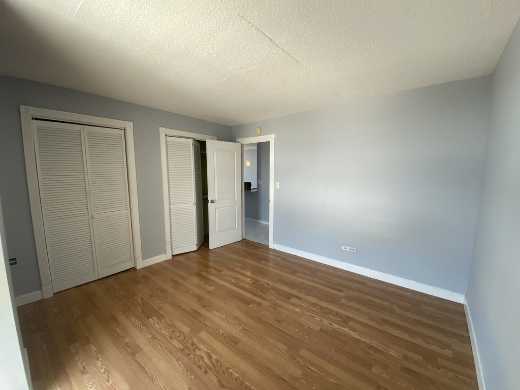1043 S York Road - Photo 13