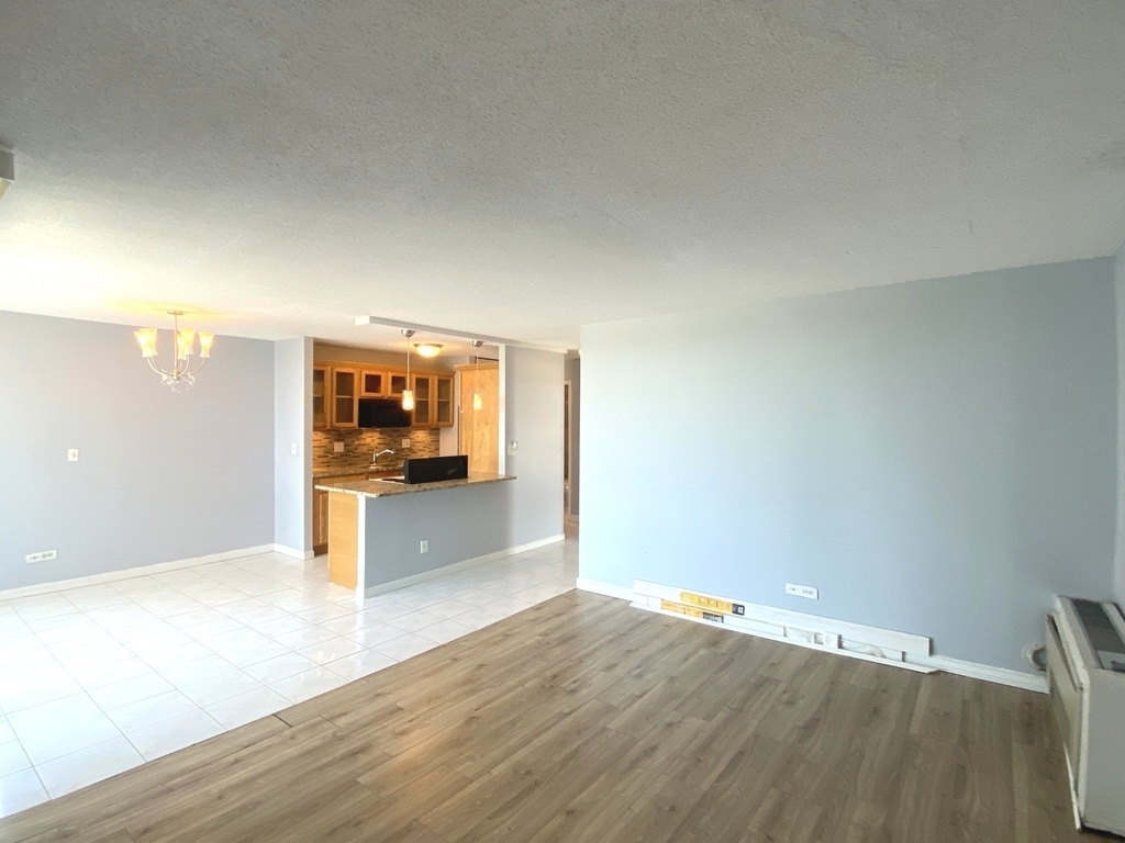 1043 S York Road - Photo 4