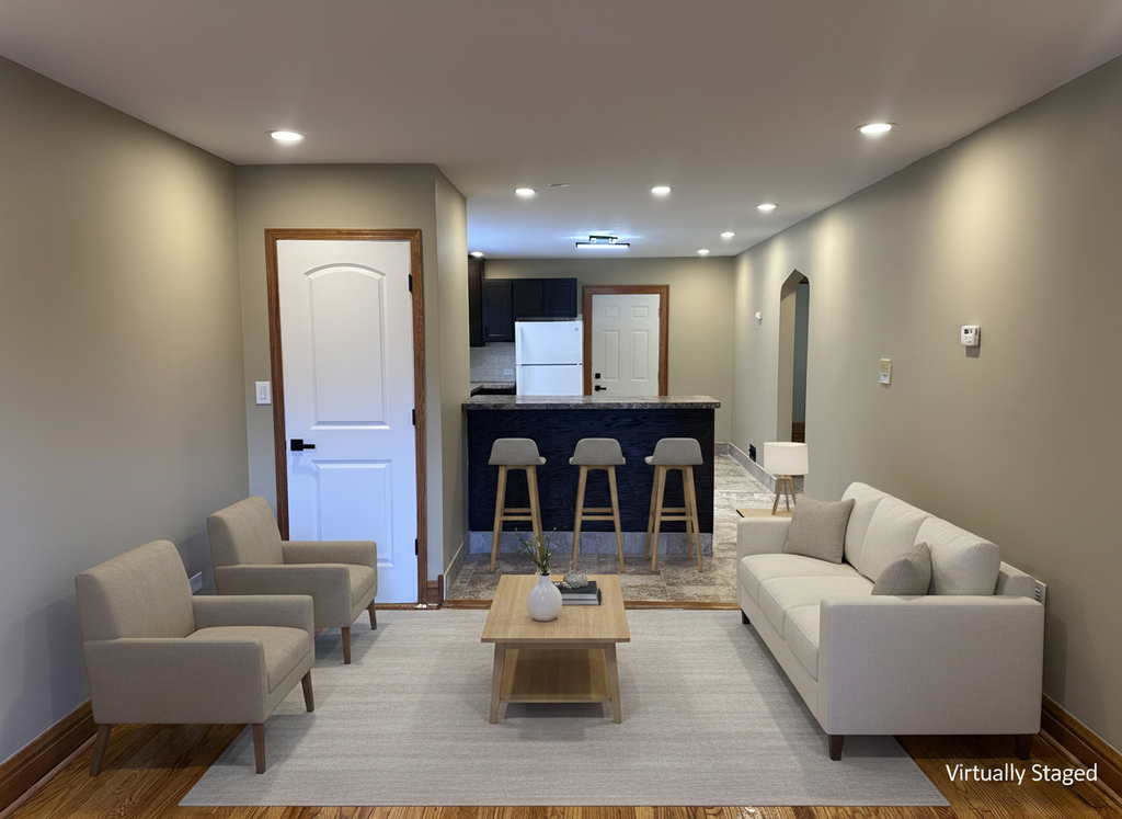 8532 S Yates Boulevard - Photo 1