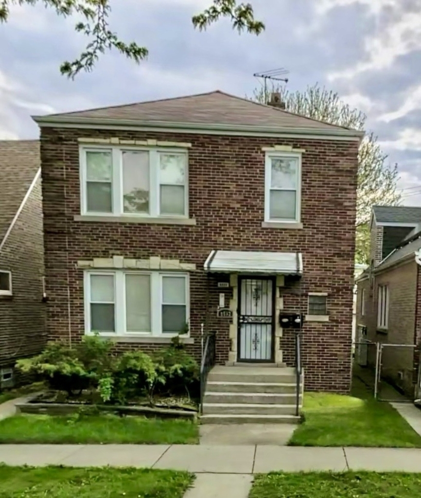 8532 S Yates Boulevard - Photo 0
