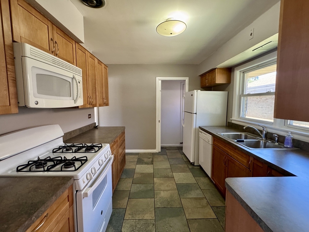 912 N Greenwood Avenue - Photo 5