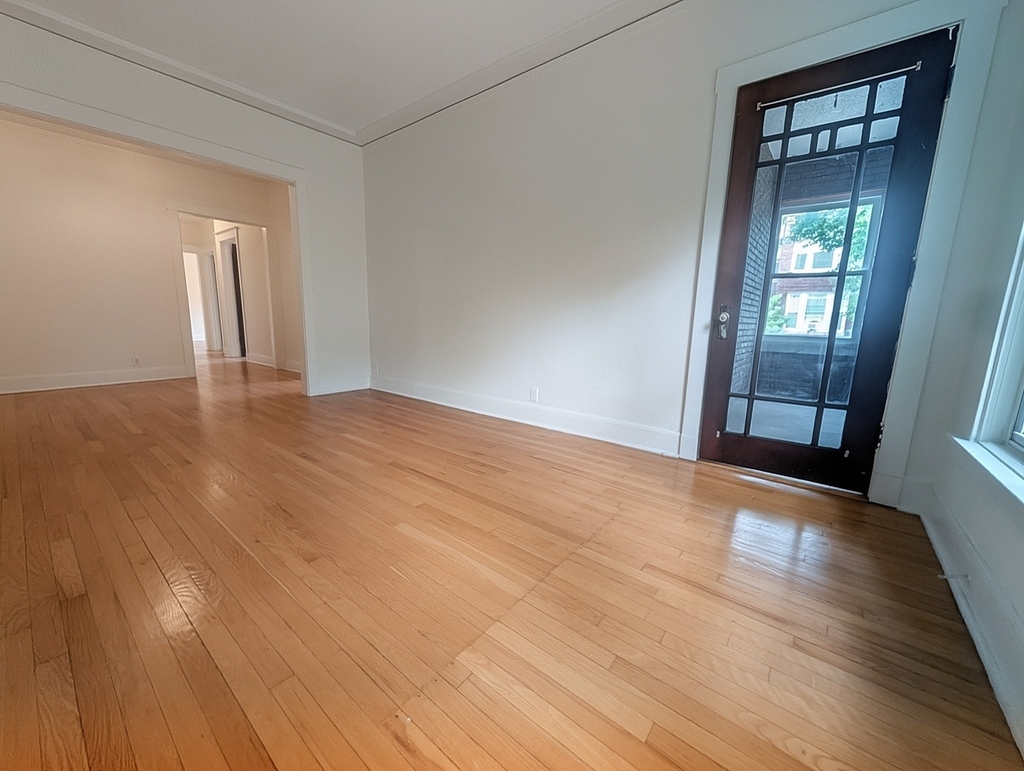 1302 W Rosemont Avenue - Photo 2