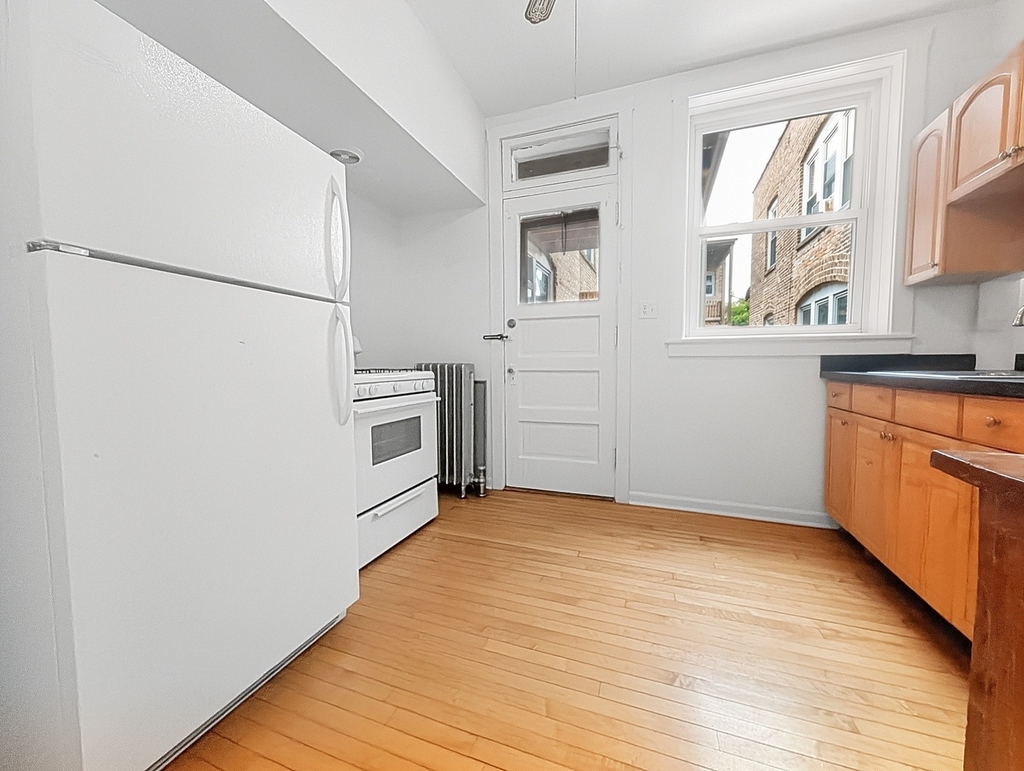 1302 W Rosemont Avenue - Photo 23