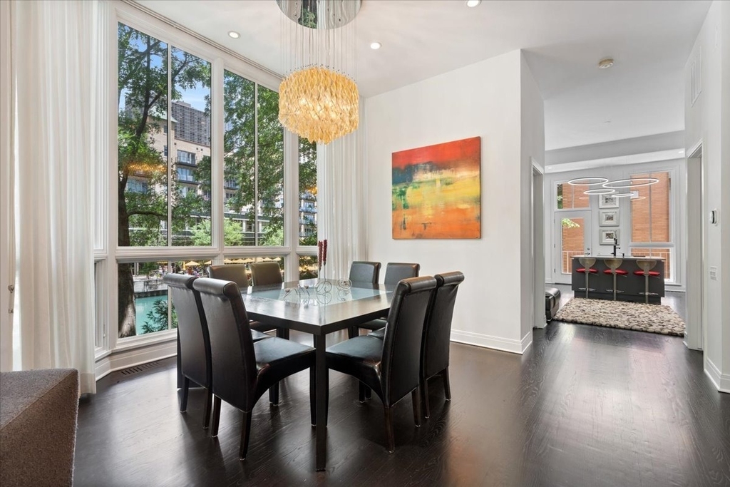 447 N Mcclurg Court - Photo 11