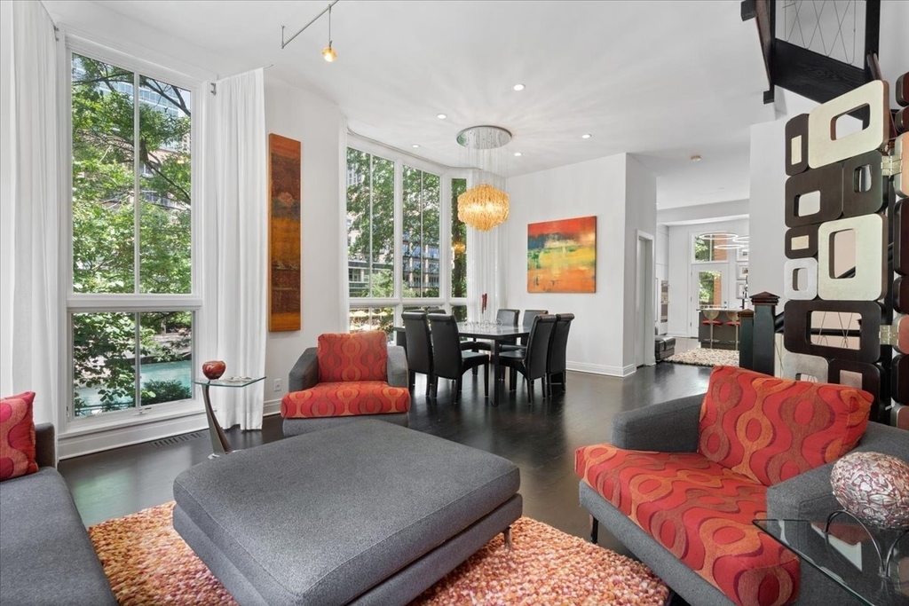 447 N Mcclurg Court - Photo 10