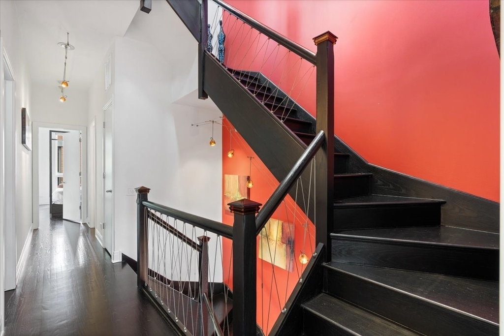 447 N Mcclurg Court - Photo 21