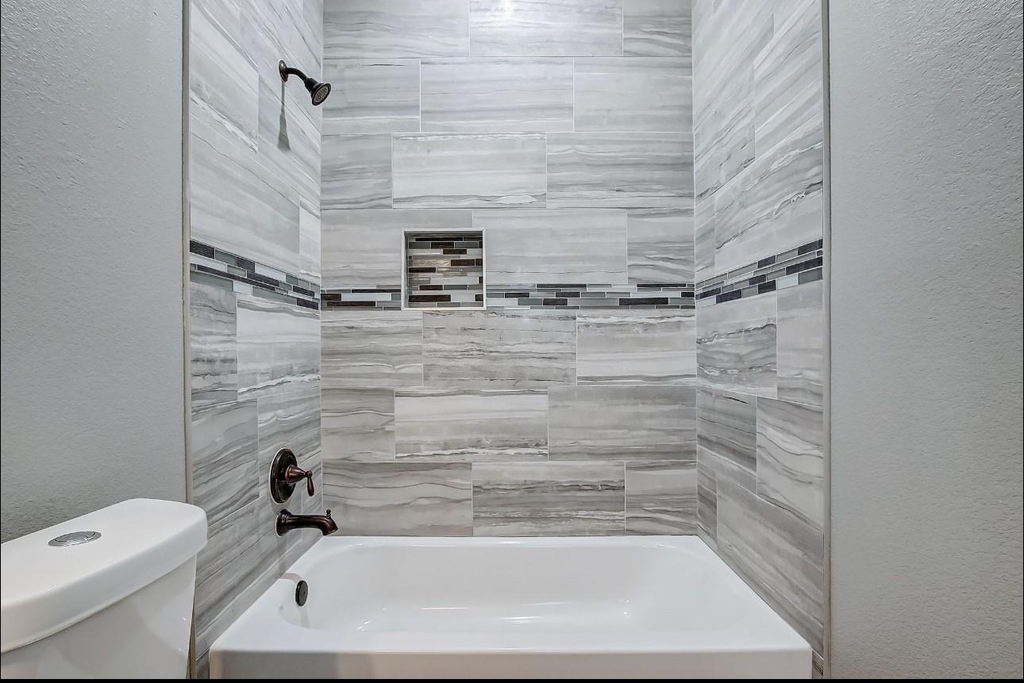 2402 Spence Street - Photo 9