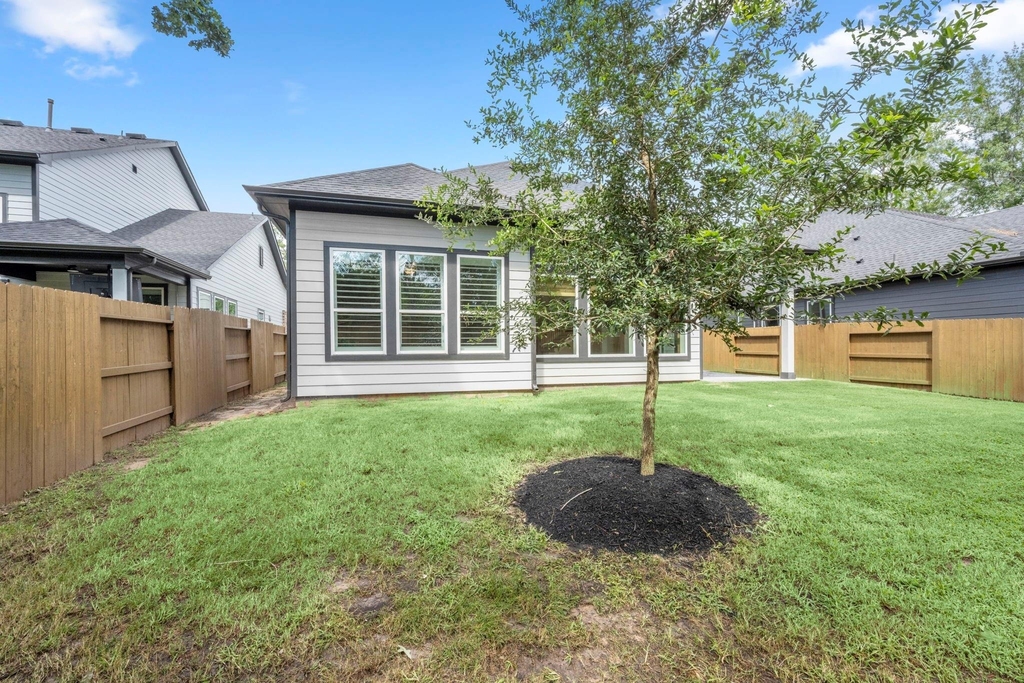 311 Pilazzo Street - Photo 32