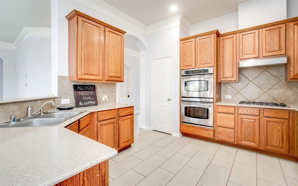 9323 Hillhaven Court - Photo 8