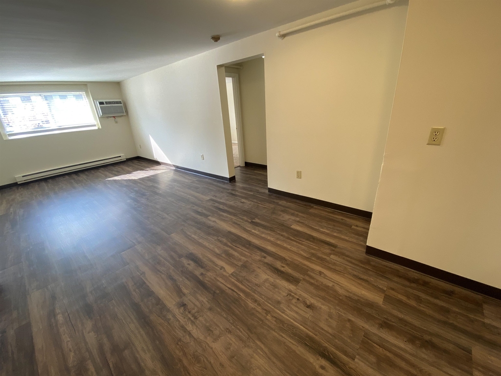 93 West - Photo 20