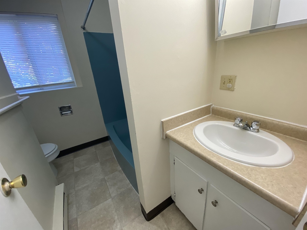 93 West - Photo 26