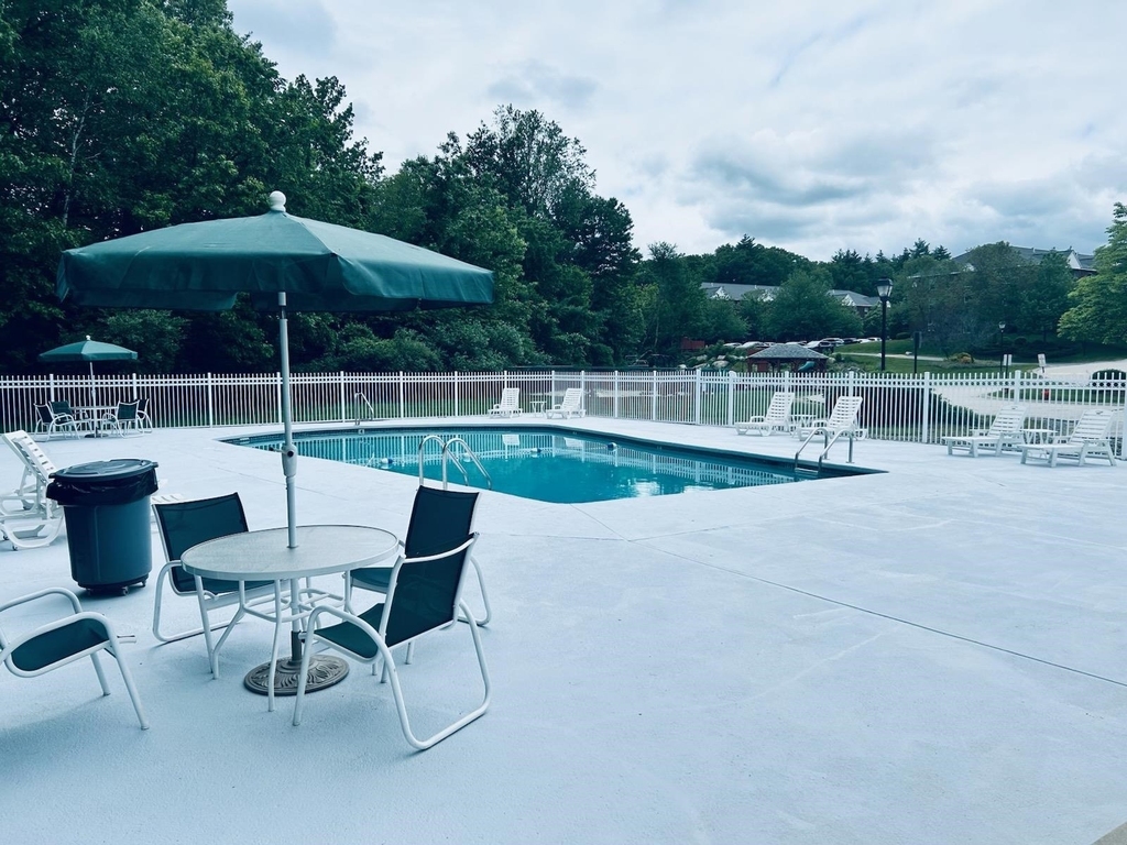 93 West - Photo 34