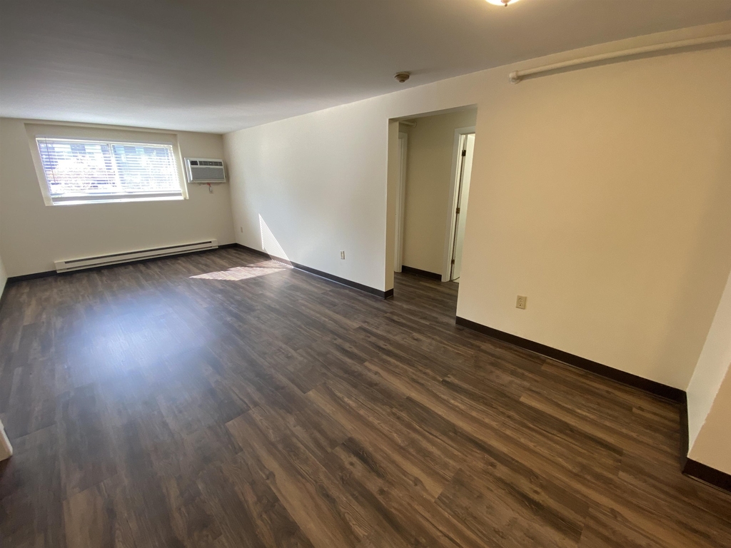 93 West - Photo 17
