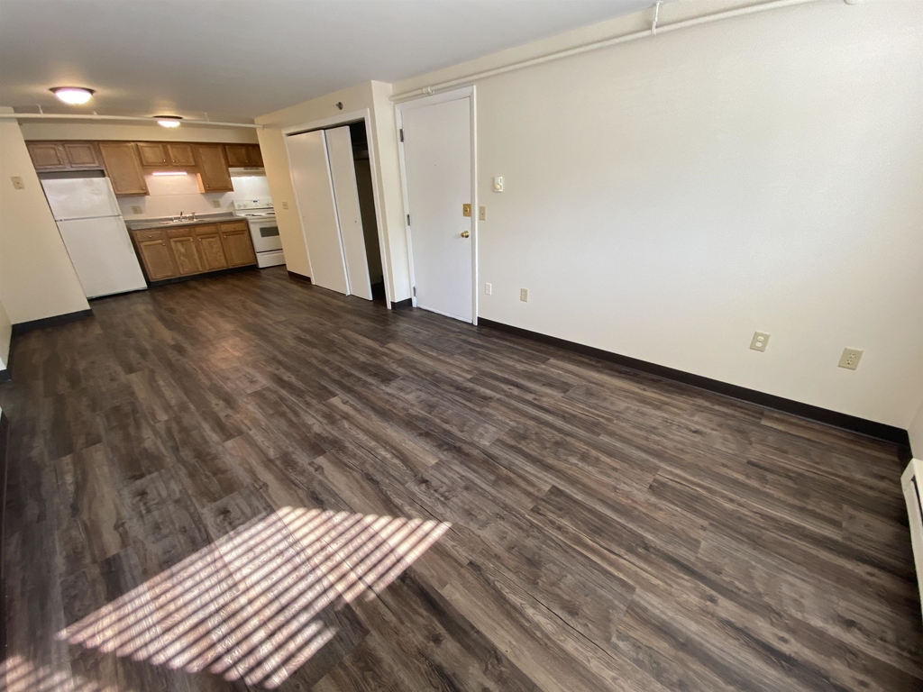 93 West - Photo 16