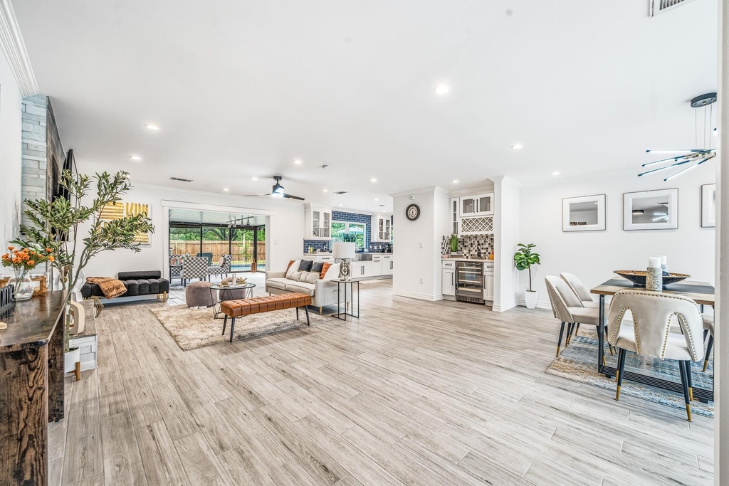 9022 Quebec Dr - Photo 3
