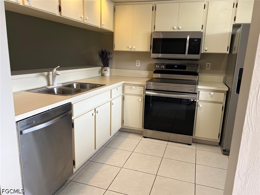 13076 Cross Creek Court - Photo 3