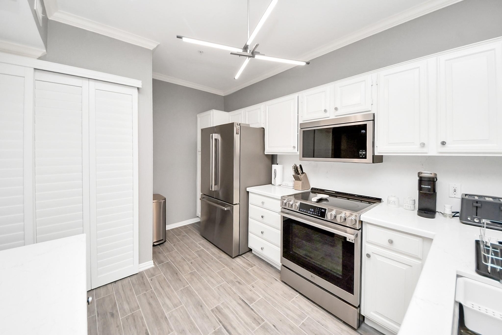 2111 Welch Street - Photo 6