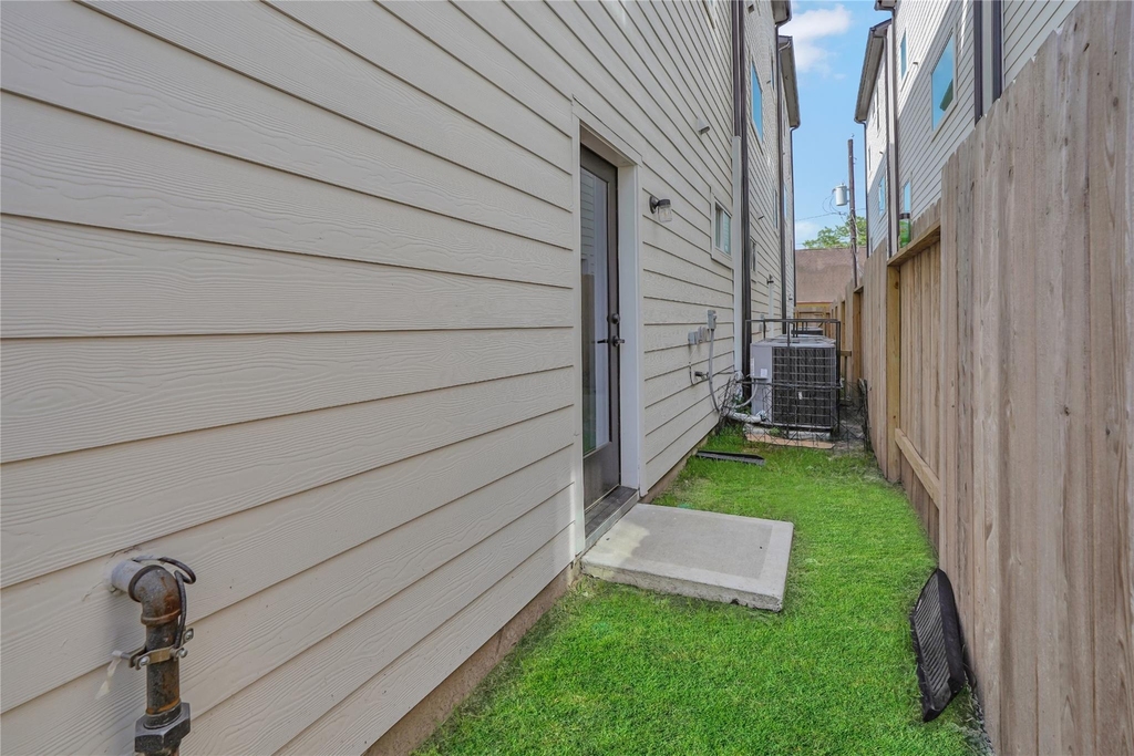 2711 Rosalie Street - Photo 26