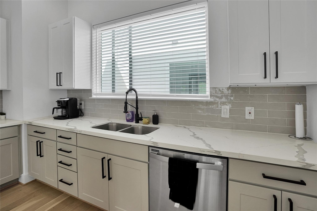 2711 Rosalie Street - Photo 10