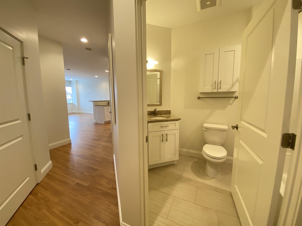 875 Elm - Photo 32