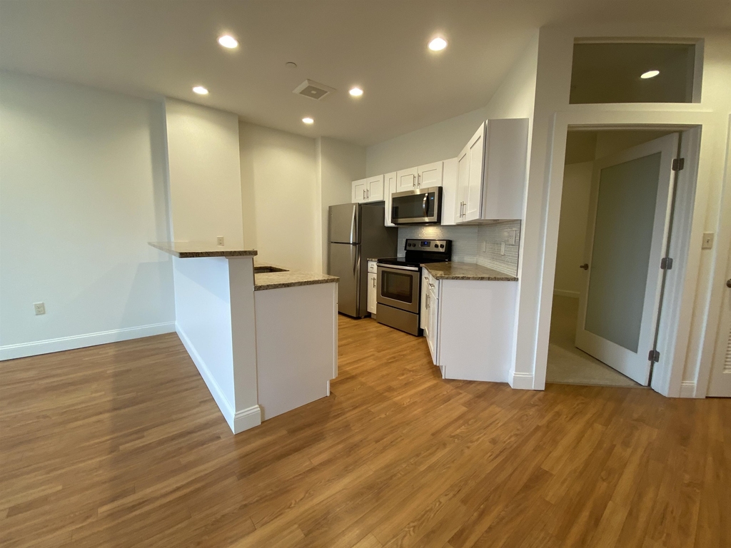 875 Elm - Photo 6
