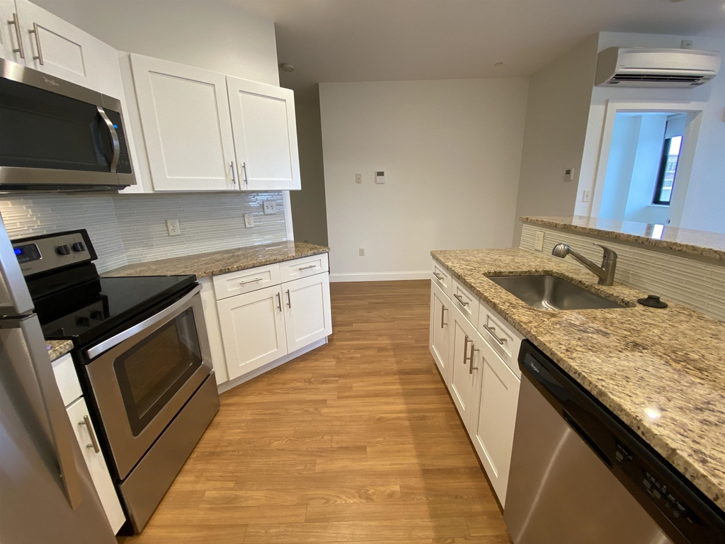 875 Elm - Photo 10