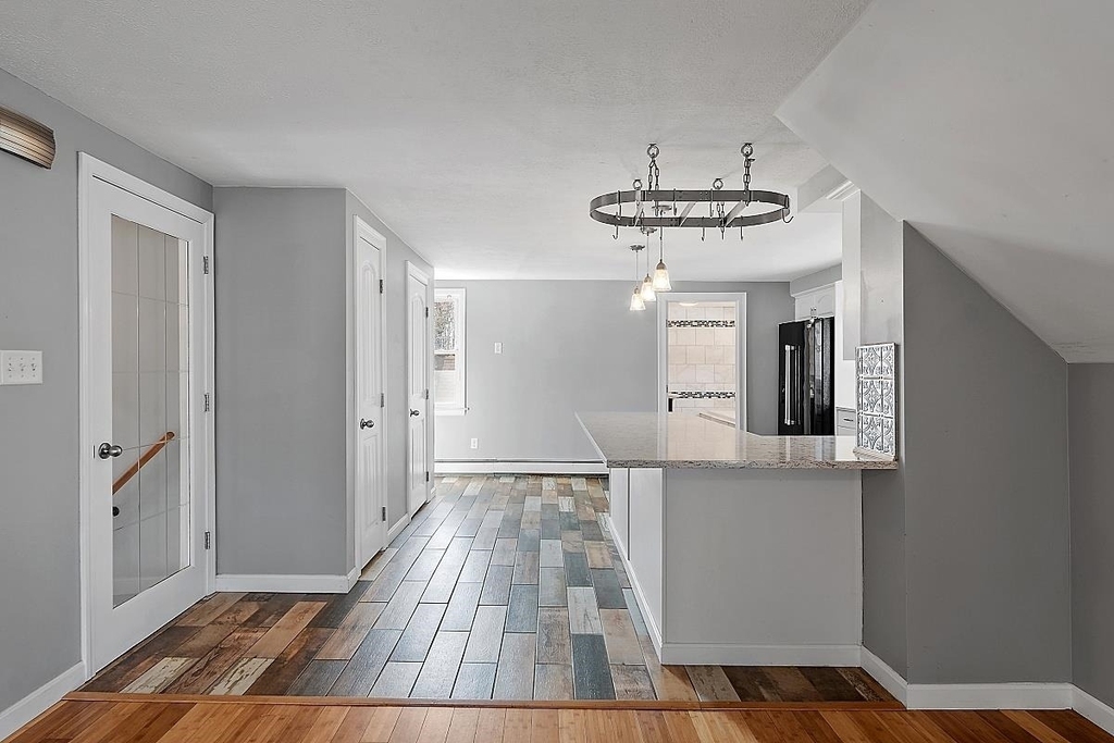 81 N Lowell - Photo 8