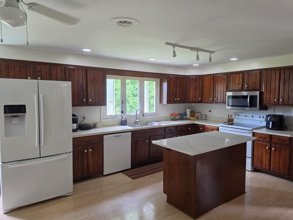 720 Central - Photo 4