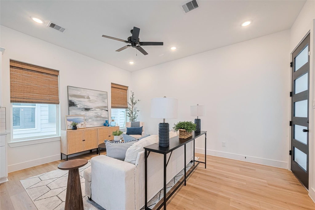 9433 Pembrook Street - Photo 2