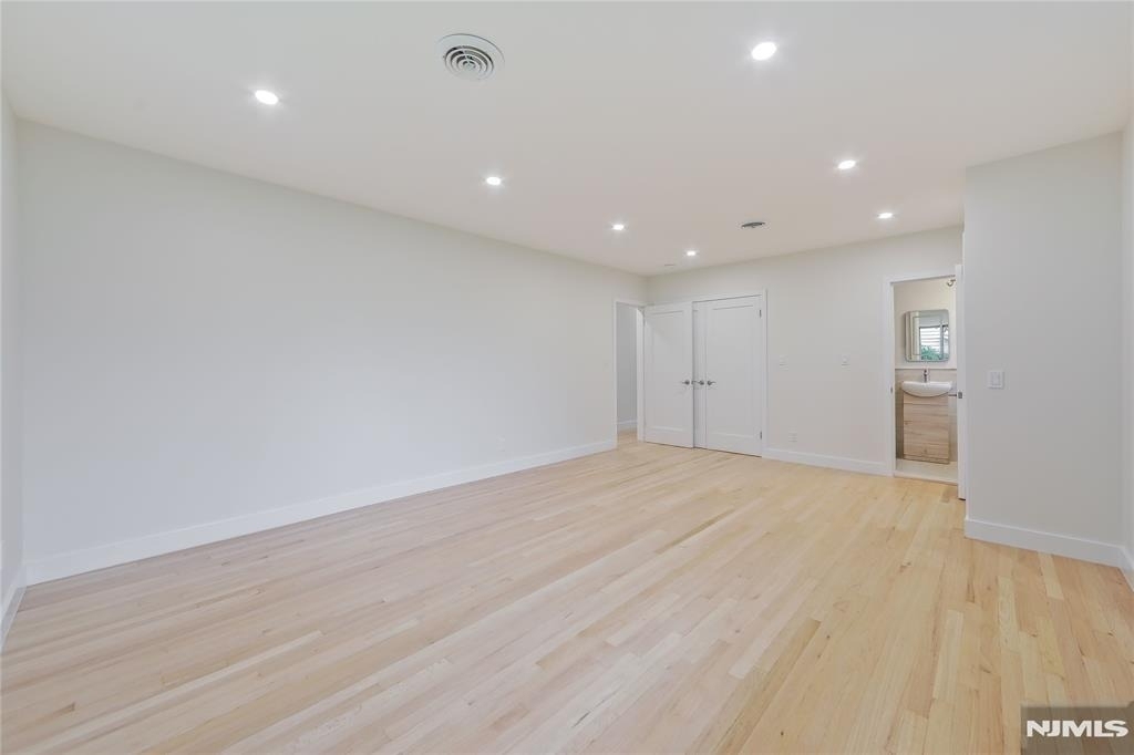 21 E Central - Photo 10