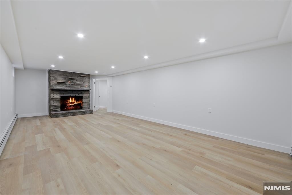 21 E Central - Photo 15