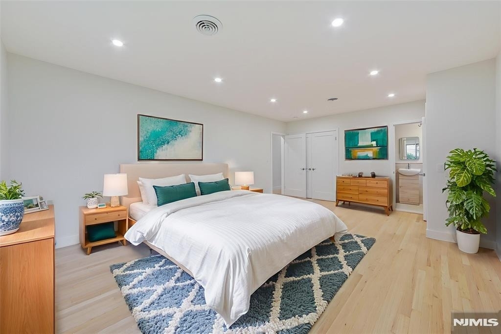21 E Central - Photo 11