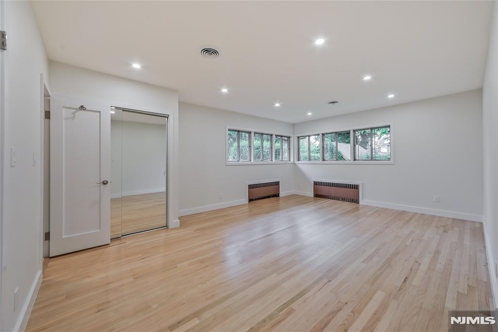 21 E Central - Photo 8